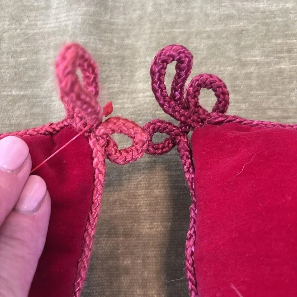 Pair Of Vintage Needle Point Rose Floral Pillows With Red Velvet Backing 13X13